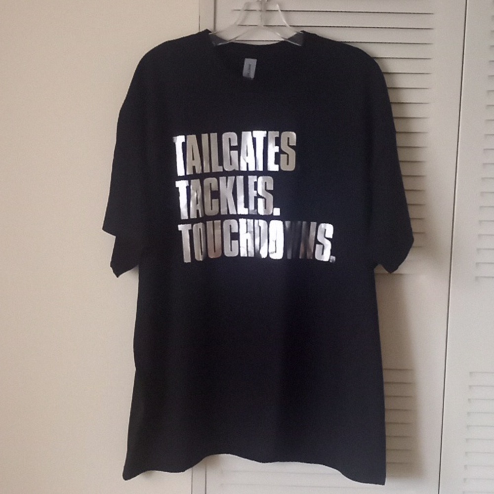Men's Gildan Graphic Tee Shirt